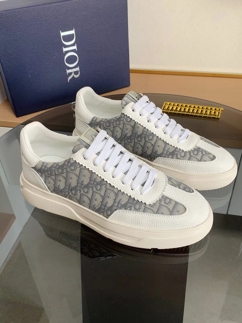 Factory price 420⌚️⌚️[Dior] Dior's new men's genuine leather casual shoes, the highest version on the market, any comparison is welcome🆚! The original leather has excellent texture and is super high-end! Fetal sheep net lining imported from Italy, removable pad! Luxurious materials and fine workmanship, highly recommended! Code number: 38-444⃣️Color optional